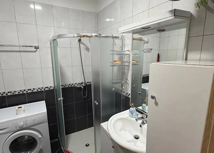 アパート Aldi Polisi i Vogel